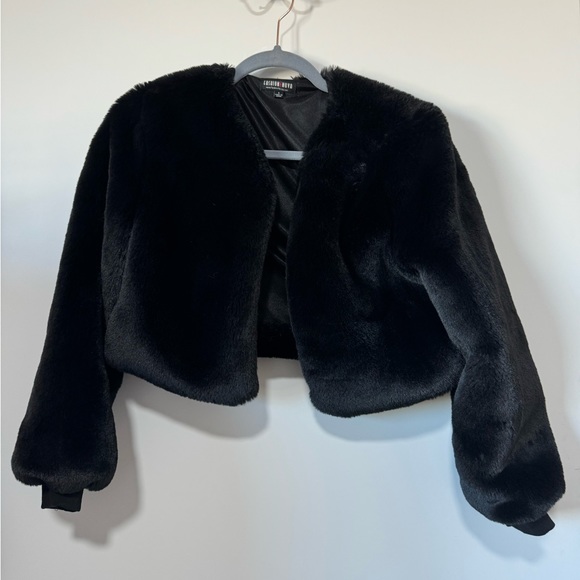 Black vegan faux fur crop jacket - Picture 1 of 4